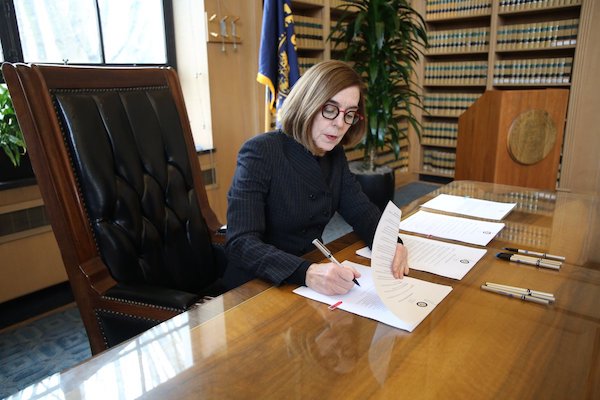 Breaking: Gov Kate Brown puts an end to death penalty in her state