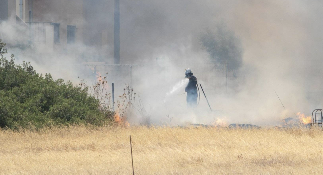 Two rivers dry up as Greece fights raging fire, evacuates thousands